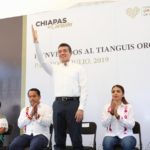 Inaugura Rutilio Escandón Tianguis Orgánico de Corazón para impulsar el trabajo de artesanos y productores