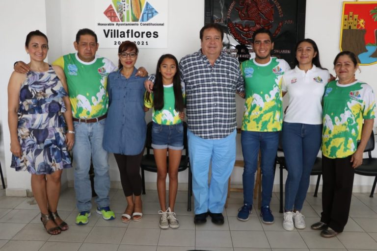 Mariano Rosales recibe a jóvenes deportistas de Villaflores