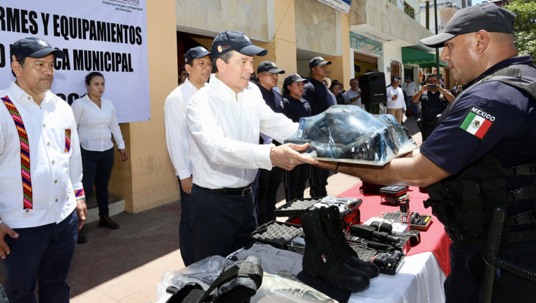 Fortalecemos a las corporaciones policiacas para garantizar mayor seguridad: Rutilio Escandón