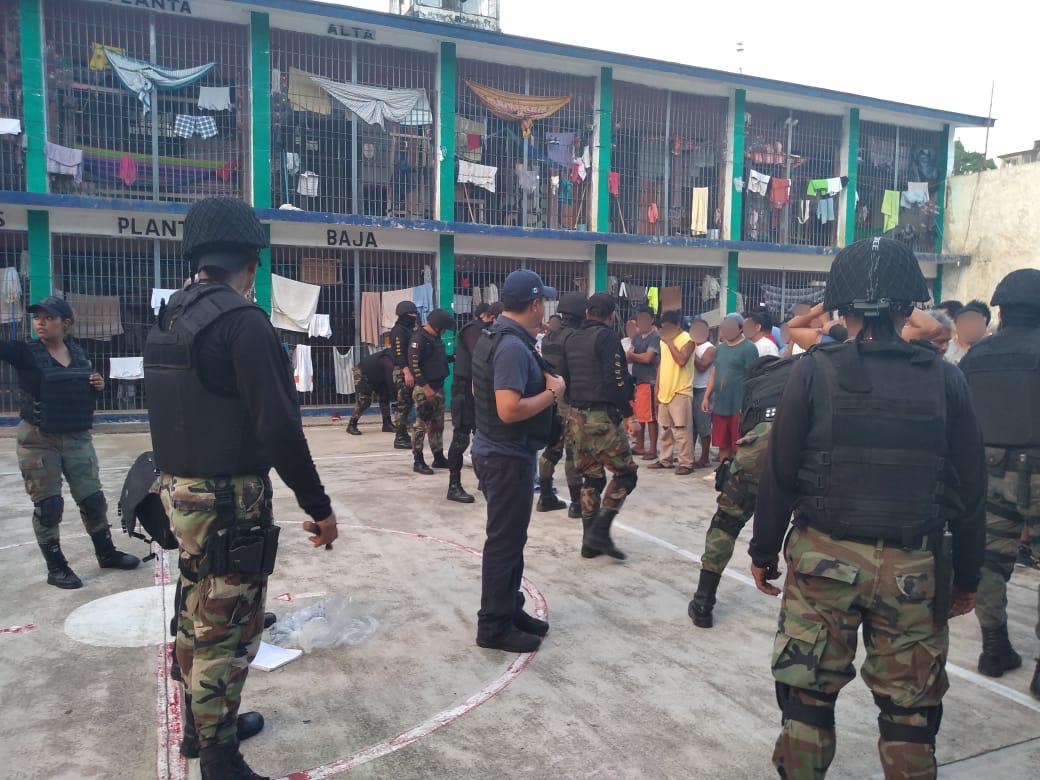 SSyPC realiza cateo cacheo en centros penitenciarios de Chiapas