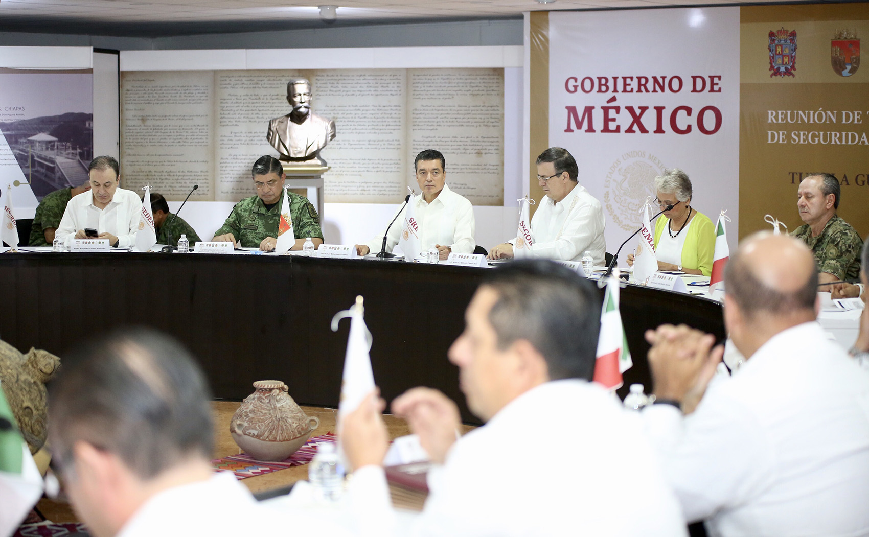 Reunión de trabajo del Gobierno Federal con gobernadores del sur-sureste de México para avanzar en la implementación del Plan de Desarrollo Integral en la Frontera Sur