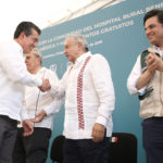 Acompaña Rutilio Escandón al presidente AMLO en recorrido a hospital de Benemérito de Las Américas