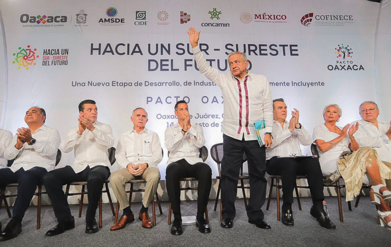 Junto al presidente AMLO, el Sur-Sureste camina hacia el progreso: Rutilio Escandón