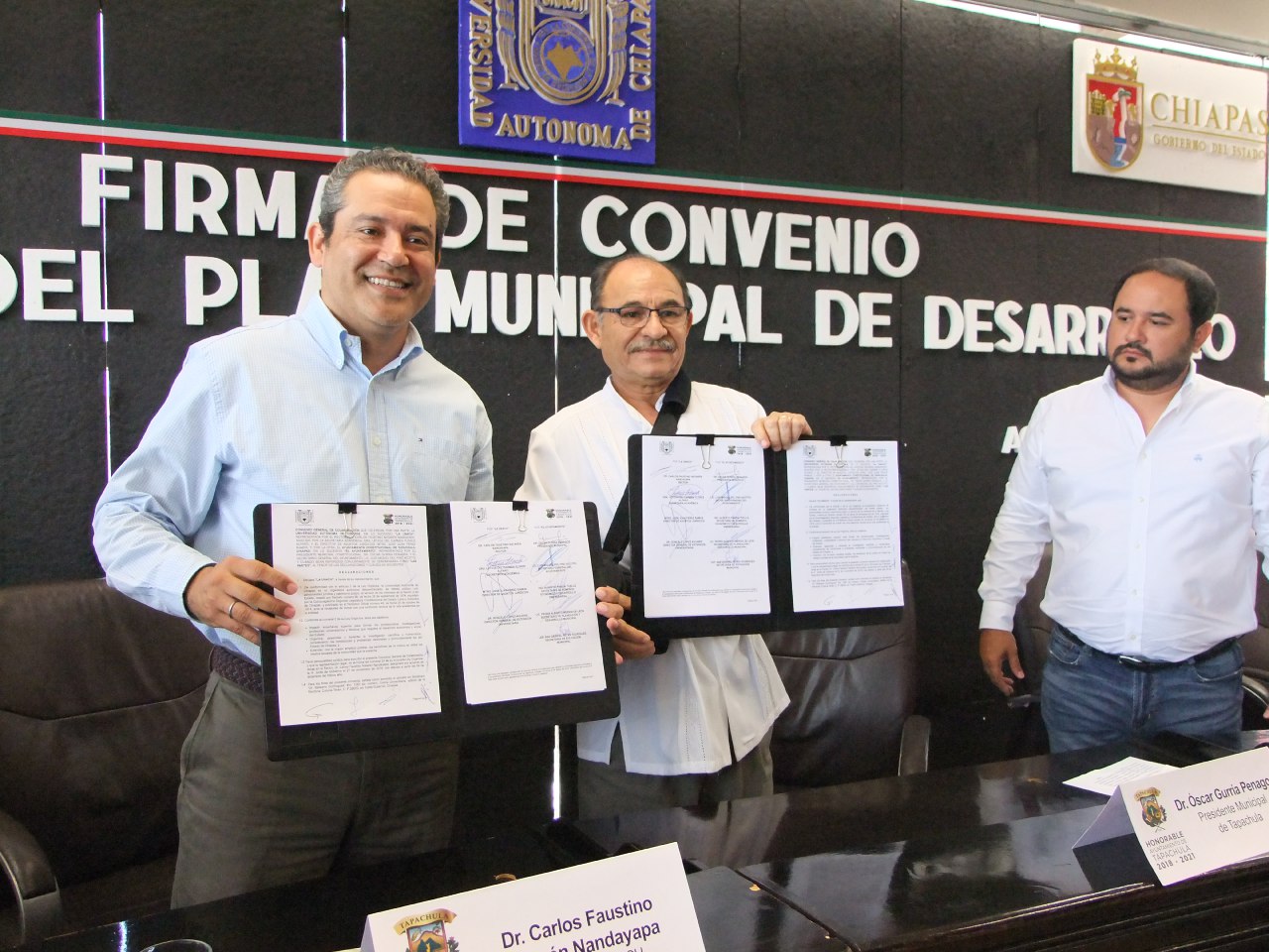 UNACH entregó el Plan de Desarrollo Municipal al Ayuntamiento de Tapachula
