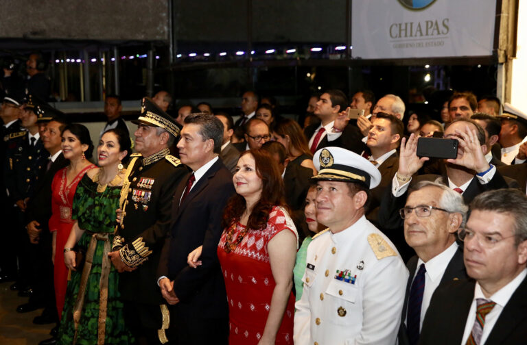 Junto al pueblo de Chiapas, Rutilio Escandón conmemoró el Grito de Independencia