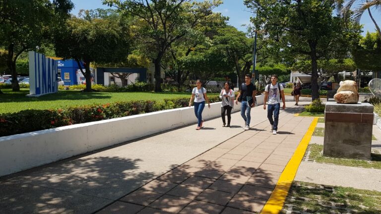 Transcurren actividades académicas y administrativas de la UNACH con plena normalidad