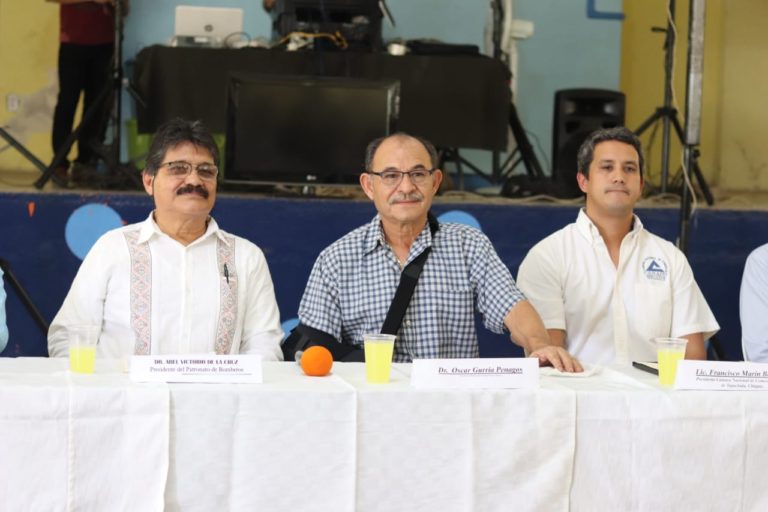 LOS TAPACHULTECOS SIEMPRE ESTAREMOS AGRADECIDOS POR EL VALOR DE LOS BOMBEROS: OSCAR GURRÍA