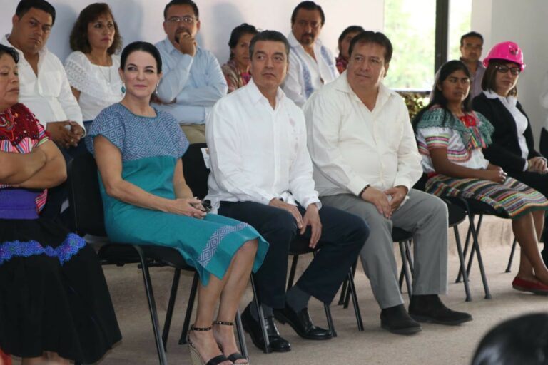 Participa el Presidente Municipal Mariano Rosales en el Fondo de Apoyo a la economía de las mujeres de Chiapas