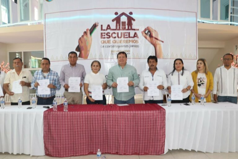 Participó Mariano Rosales Zuarth en la firma del pacto por la educación de la niñez y juventud de la región Frailesca