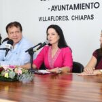 Mariano Rosales Zuarth y María Mandiola signaron el convenio de apoyo a la economía de las mujeres en Villaflores