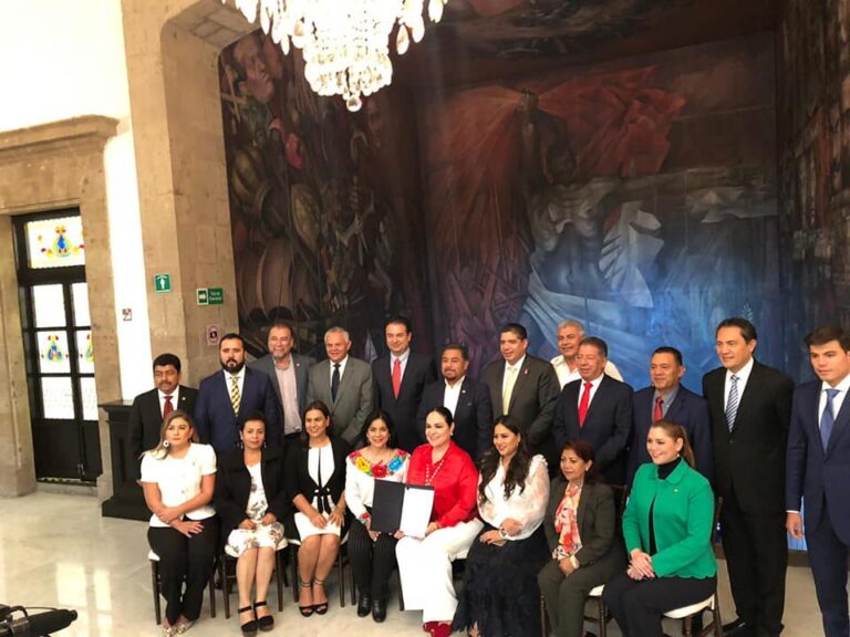 Participa Bonilla Hidalgo en reunión en Senado de la República