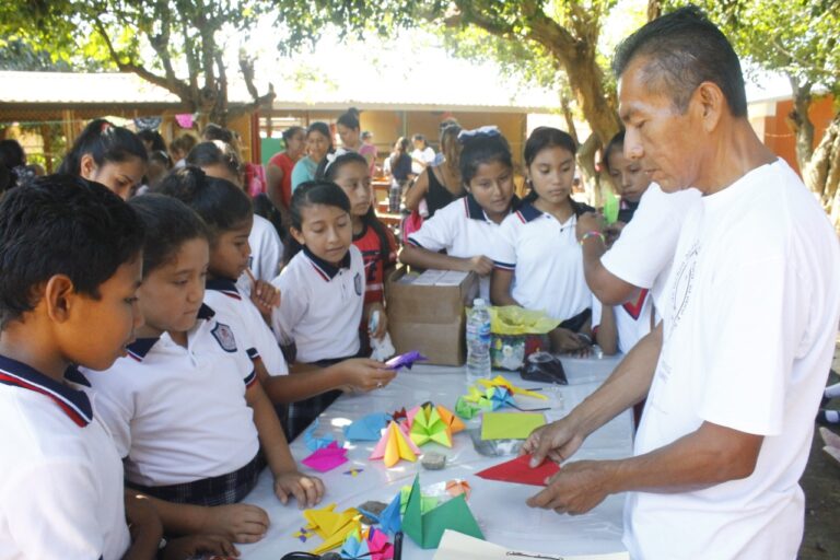 REALIZAN PRIMERA CARAVANA EDUCATIVA Y CULTURAL EN EJIDO 20 DE NOVIEMBRE