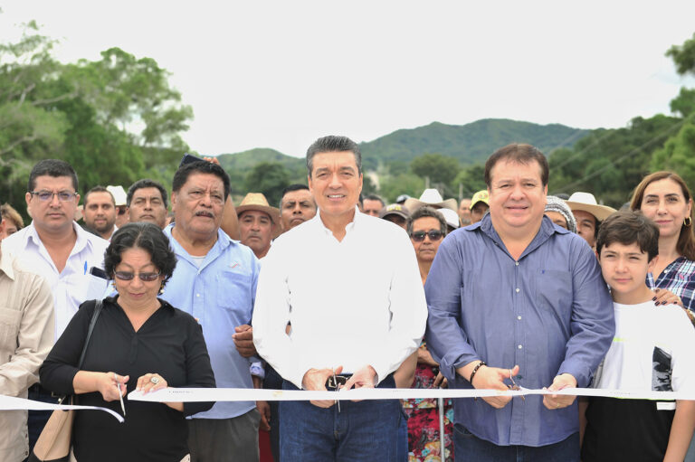 En tiempo y forma, entrega Rutilio Escandón obras carreteras que garantizan conectividad y movilidad segura