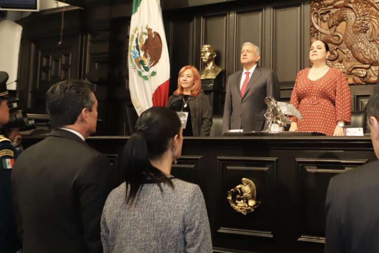 Asiste Rutilio Escandón a entrega de Medalla Belisario Domínguez a la activista Rosario Ibarra de Piedra