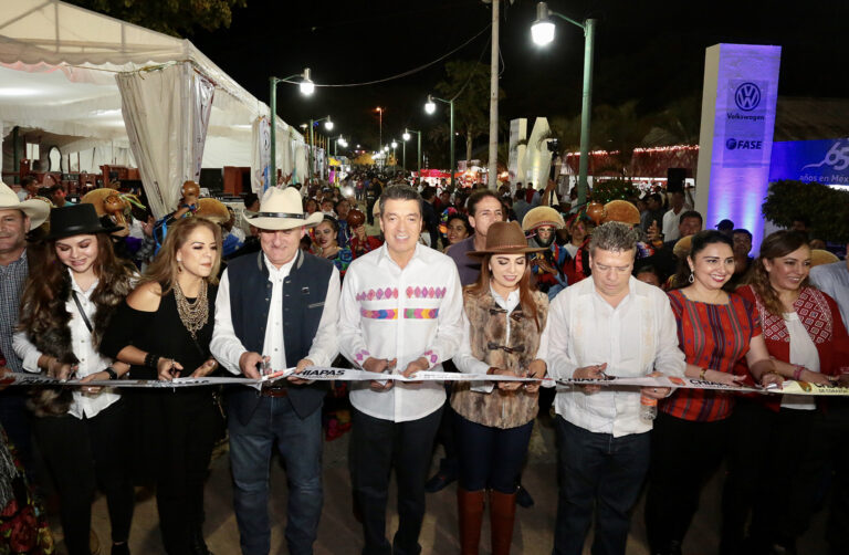 Junto al pueblo, Rutilio Escandón inaugura Feria Chiapas de Corazón 2019