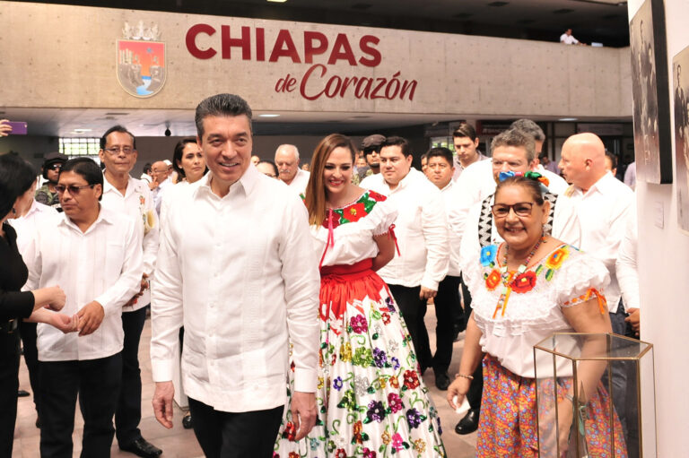 Inaugura Rutilio Escandón “Exposición Histórica de la Revolución Mexicana en Chiapas”