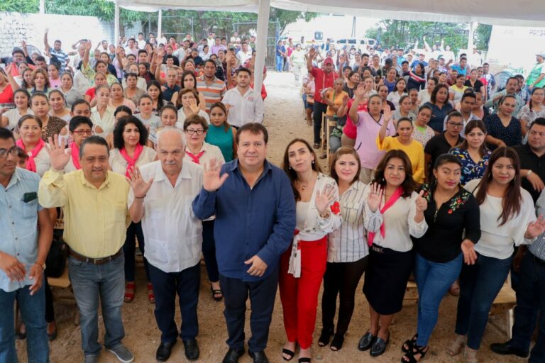 Mariano Rosales encabeza entrega de desayunos escolares para 209 escuelas de Villaflores