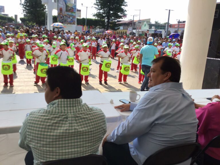 Desfile en Villaflores conmemorando el aniversario 109 de la Revolución Mexicana