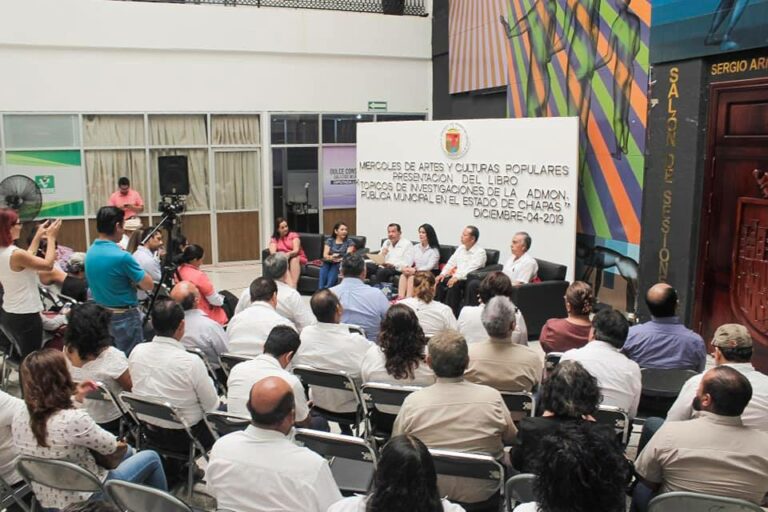 Presentan libro sobre administración pública en Congreso del Estado