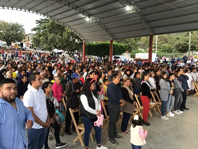 Mariano Rosales Zuarth y su familia encabezan recorrido del Señor de Esquipulas en el anuncio de la feria Villaflores 2020