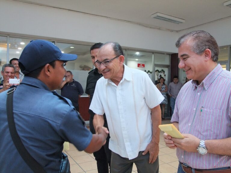 VIGILANTES CIUDADANOS RECIBIERON BONO NAVIDEÑO