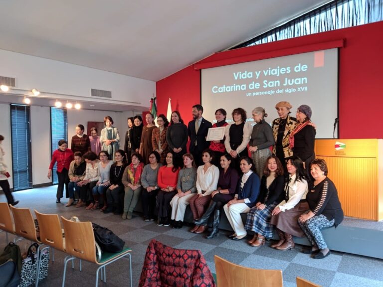 Dicta académica de la UNACH ponencia en Japón