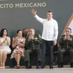 Rutilio Escandón y comandante de la 7ª Región Militar conmemoran Día del Ejército Mexicano