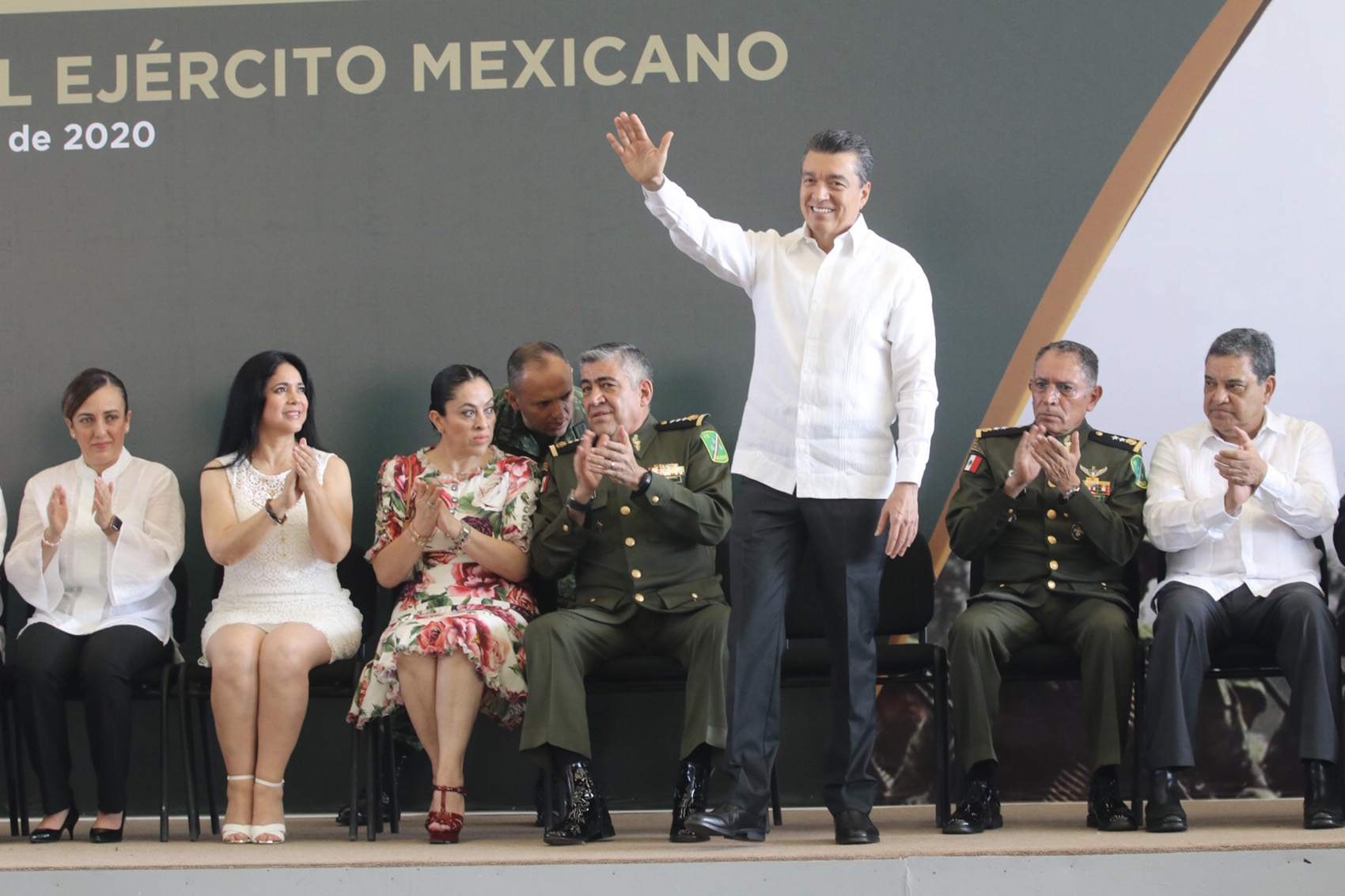 Rutilio Escandón y comandante de la 7ª Región Militar conmemoran Día del Ejército Mexicano