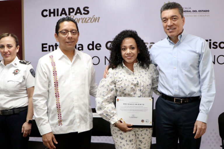 Atestigua Rutilio Escandón entrega de Certificación de la Norma ISO-9001:2015 a la Fiscalía General del Estado