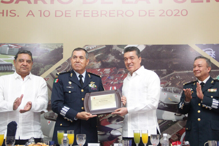 Rutilio Escandón asistió a la conmemoración del 105 aniversario de la Fuerza Aérea Mexicana