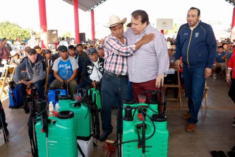 Entrega Ayuntamiento de Villaflores, 1250 paquetes de insumos agrícolas y herramientas para la prevención de incendios forestales