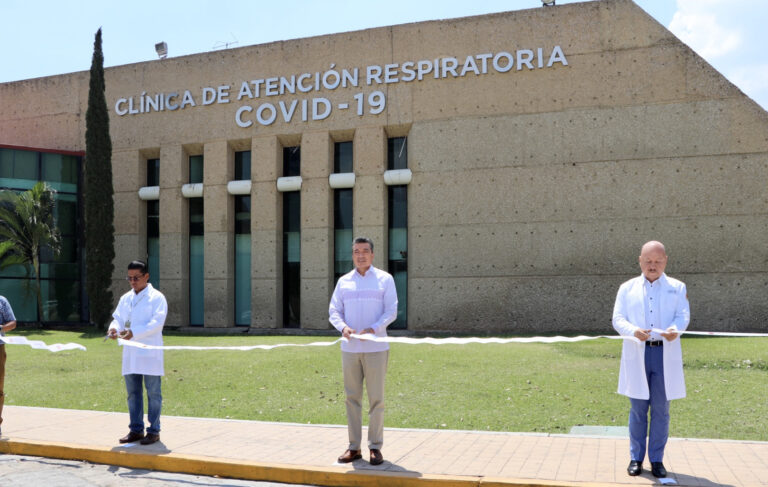 Recorre Rutilio Escandón Clínica de Atención Respiratoria para atender contingencia del COVID-19