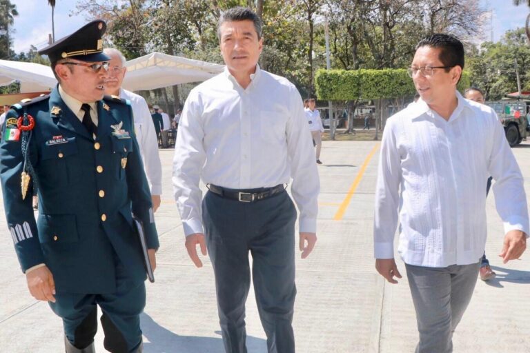 Atestigua Llaven toma de protesta de nuevo comandante de la VII Región Militar