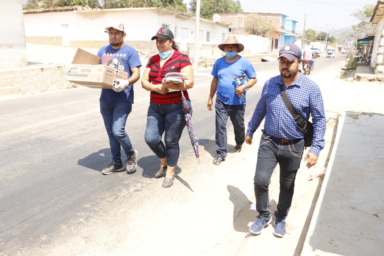 Brigadas informativas avanzan por el municipio de Villaflores