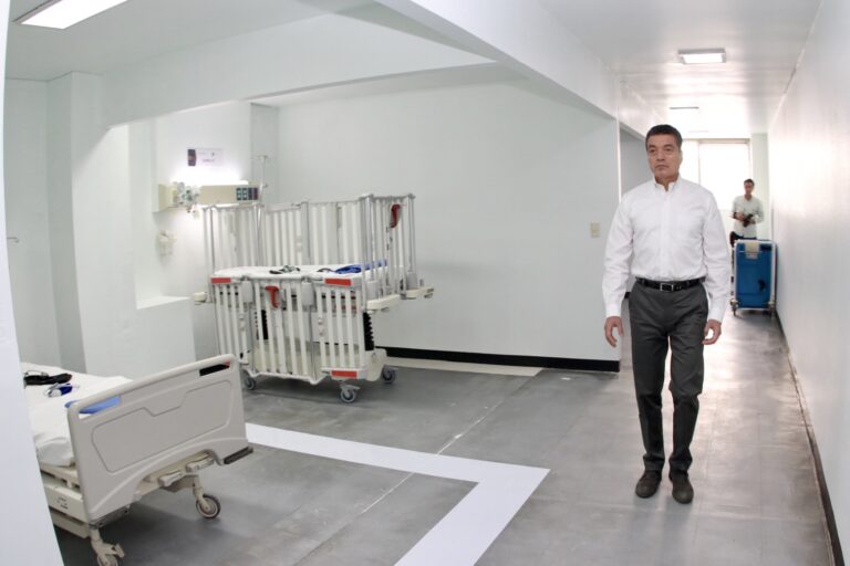 Inaugura Rutilio Escandón Clínica de Atención Respiratoria COVID-19 en Comitán de Domínguez