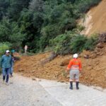 ATIENDEN DERRUMBES Y DESLAVES EN LA ZONA ALTA DE TAPACHULA