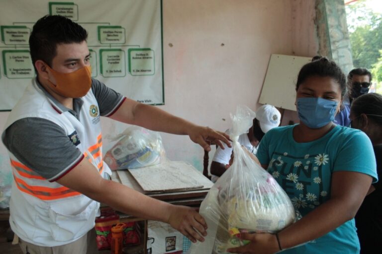 EN COORDINACIÓN CON EL GOBIERNO FEDERAL Y ESTATAL, SE CONTINÚA EL APOYO A LAS FAMILIAS AFECTADAS Y VULNERABLES DE TAPACHULA