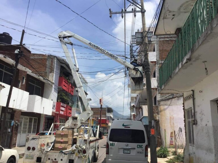 Inicia #Ayuntamiento de #Villaflores instalación de luminarias led en los barrios de la ciudad