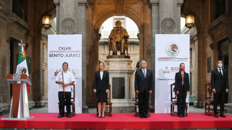 Presidente encabeza ceremonia por 148 Aniversario Luctuoso de Benito Juárez