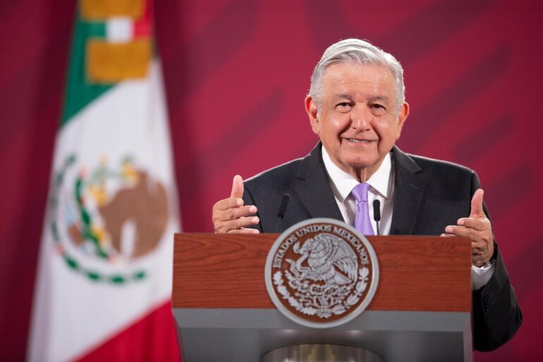 Presidente designa a David León Romero titular de nueva empresa del Estado distribuidora de medicamentos; celebra aprobación de la Ley de Adquisiciones
