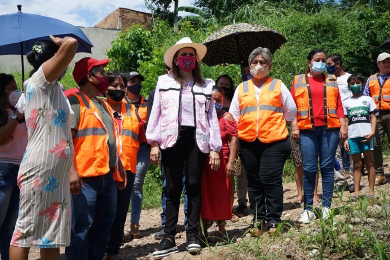 SIGUEN BANDERAZOS DE OBRAS EN COLONIAS DE TAPACHULA