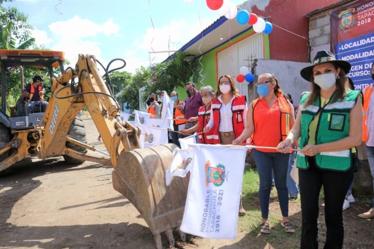 INICIA AYUNTAMIENTO DE TAPACHULA OBRAS DE PAVIMENTACIÓN EN LA COLONIA EL VERGEL