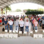 Entrega Ayuntamiento de Villaflores bolsas de semilla de frijol del norte a productores de los ejidos Agrónomos Mexicanos