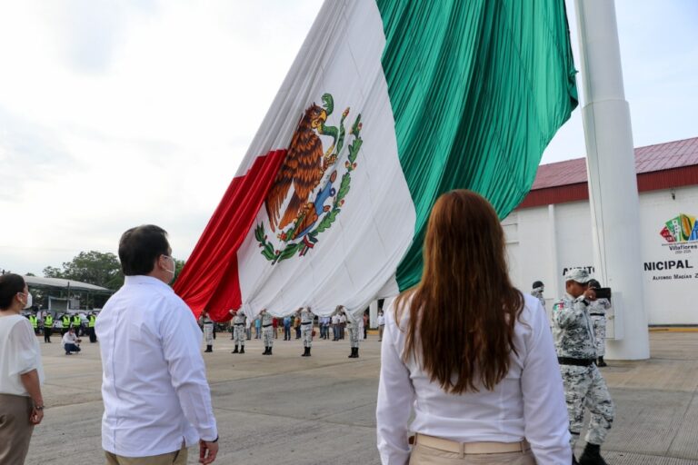 Gobierno de Villaflores iza bandera nacional a media asta para recordar a los Niños Héroes