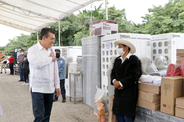 Pese a la pandemia, seguimos trabajando para garantizar la educación en Chiapas: Rutilio Escandón