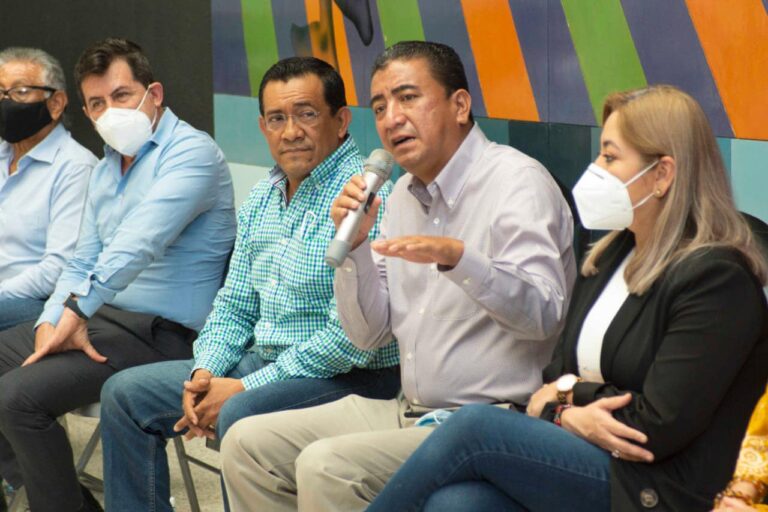 Congreso refrenda compromiso con personal administrativo