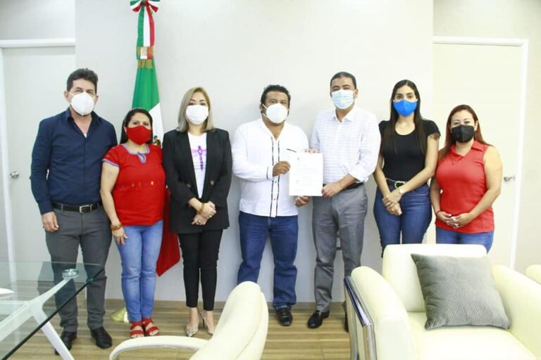 Entregan nombramiento a presidentes municipales de El Parral y Tuzantán