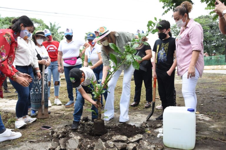 INICIAN CAMPAÑA DE REFORESTACIÓN EN TAPACHULA