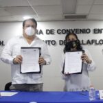 Signan convenio autoridades de Villaflores y del COBACH