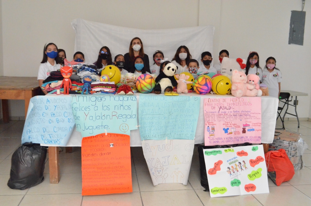 Niños Difusores de Villaflores entregan víveres a damnificados de Yajalón
